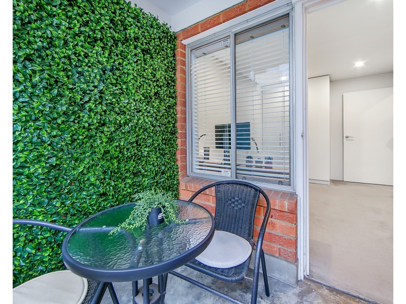 2/15 Bank Street, Meadowbank NSW 2114