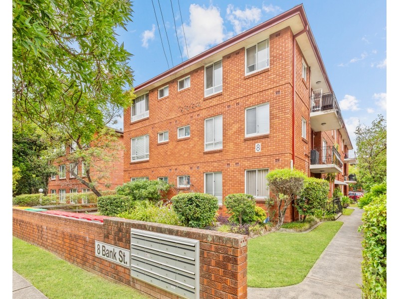 10/8 Bank Street, Meadowbank NSW 2114