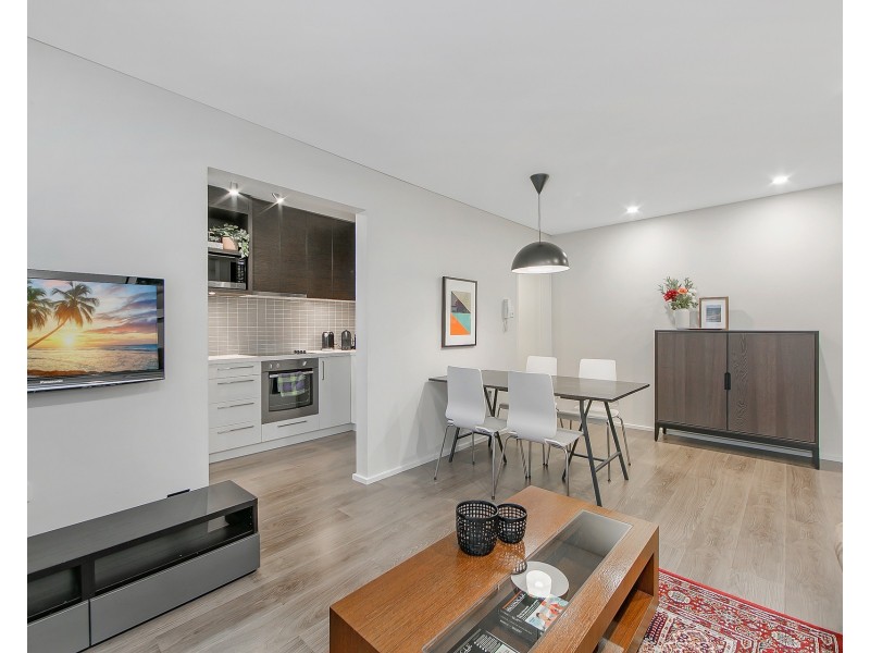 2/15 Bank Street, Meadowbank NSW 2114