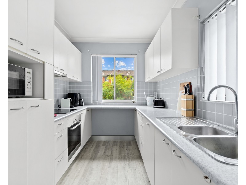 10/8 Bank Street, Meadowbank NSW 2114