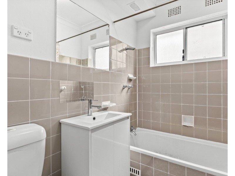 10/8 Bank Street, Meadowbank NSW 2114