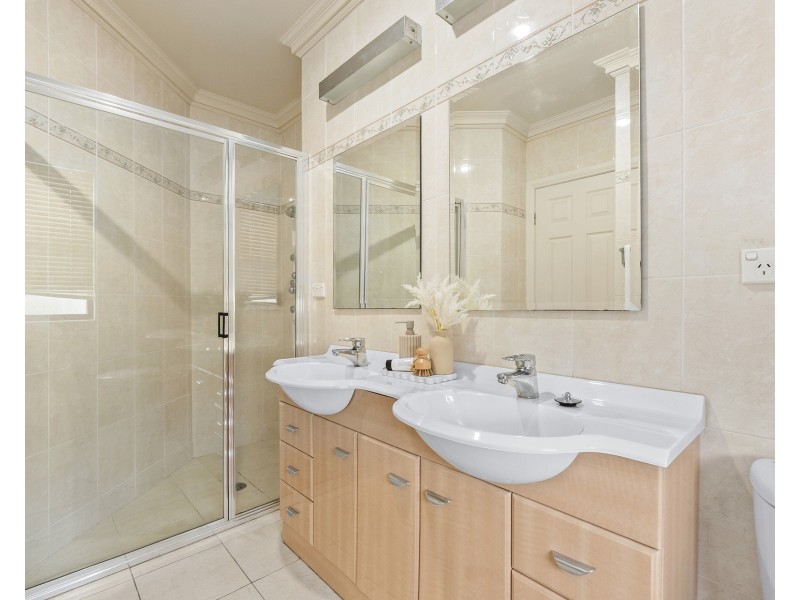 15 Lachlan Drive, Winston Hills NSW 2153