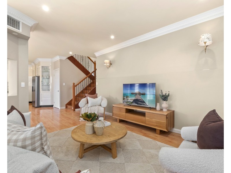 15 Lachlan Drive, Winston Hills NSW 2153