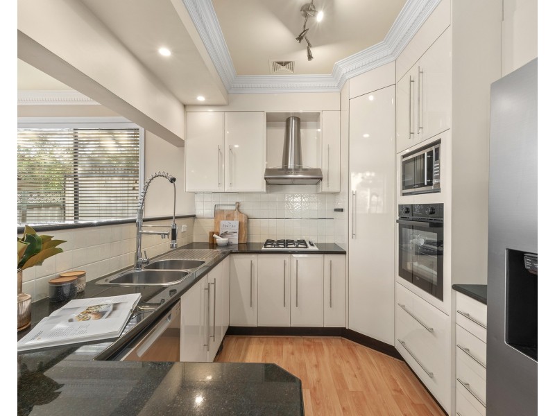 15 Lachlan Drive, Winston Hills NSW 2153