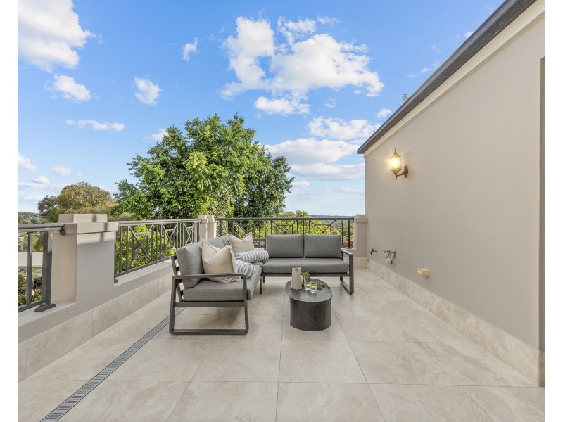 15 Lachlan Drive, Winston Hills NSW 2153