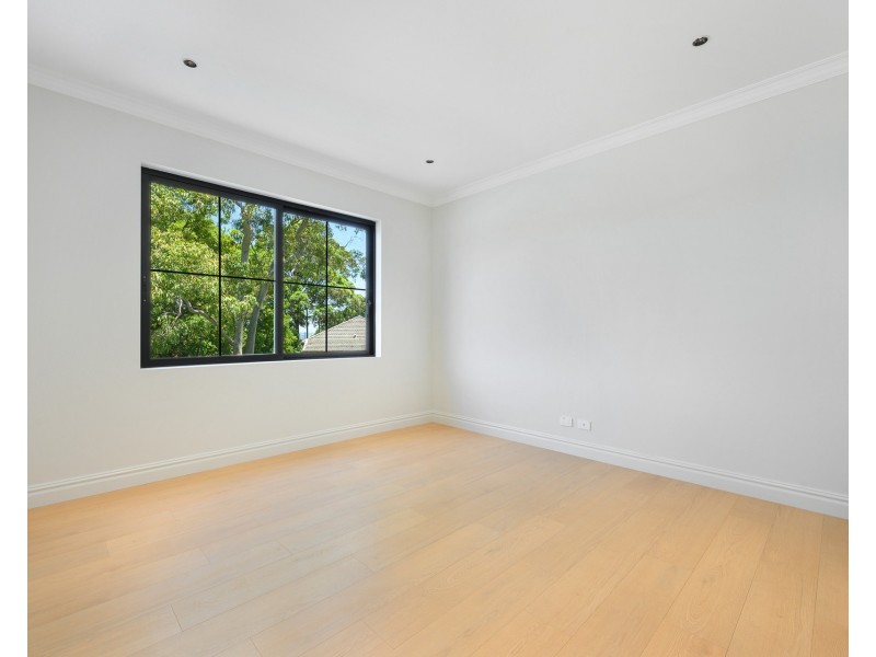 8 North Road, Ryde NSW 2112
