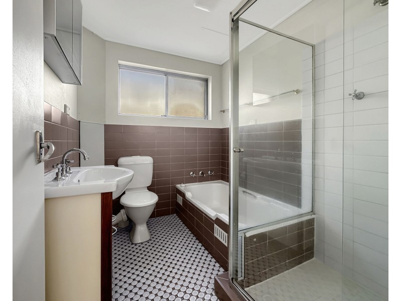 2/30-32 Meadow Crescent, Meadowbank NSW 2114