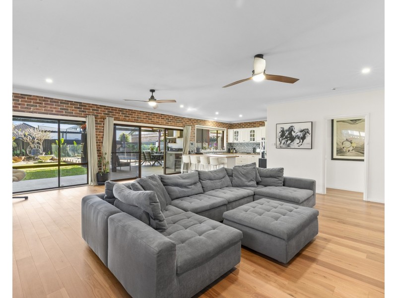 27 Cobham Avenue, Melrose Park NSW 2114