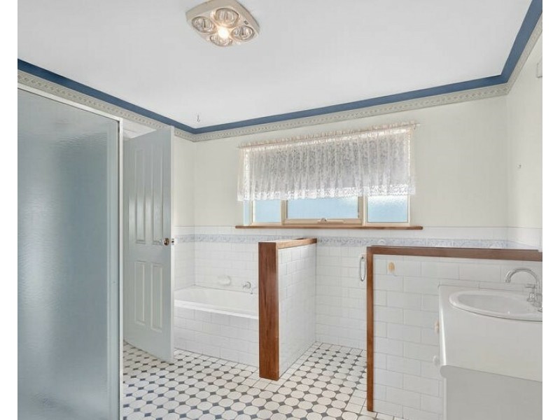 26 Tolmer Ct, Hayborough SA 5211