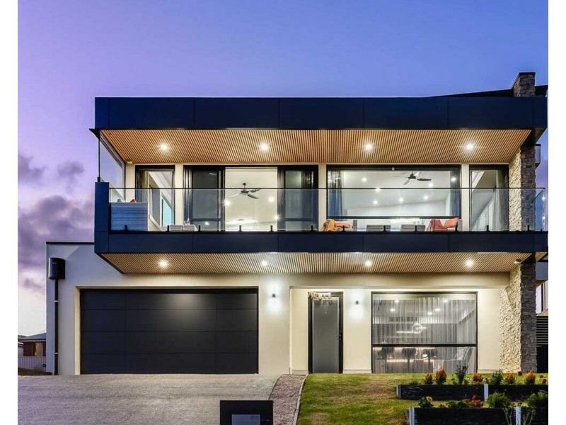 16 White Cl, Encounter Bay SA 5211