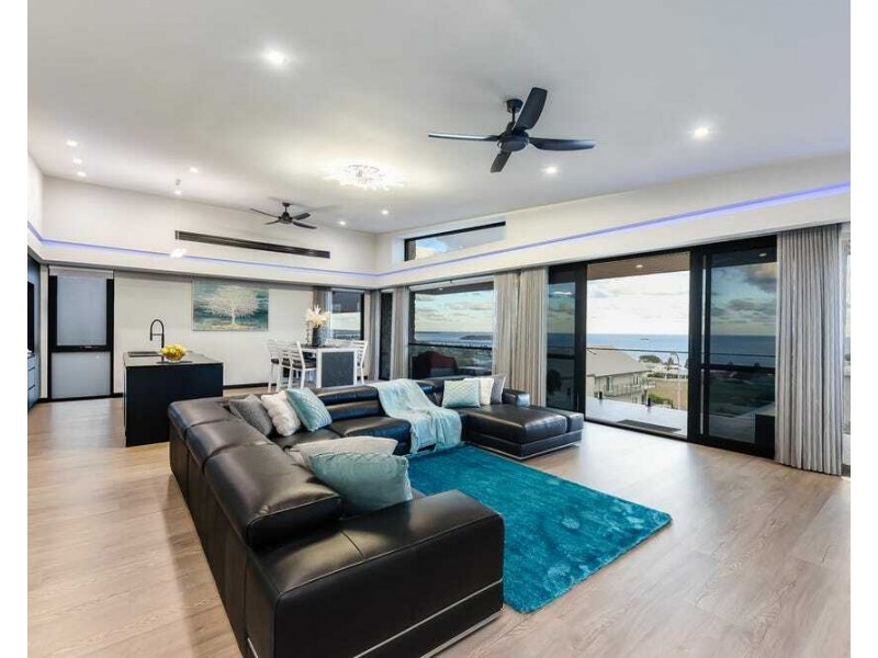 16 White Cl, Encounter Bay SA 5211