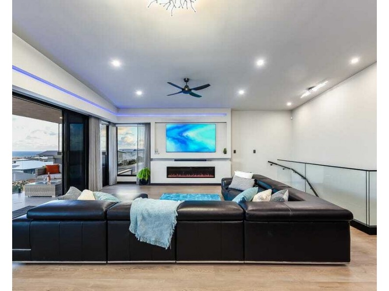 16 White Cl, Encounter Bay SA 5211