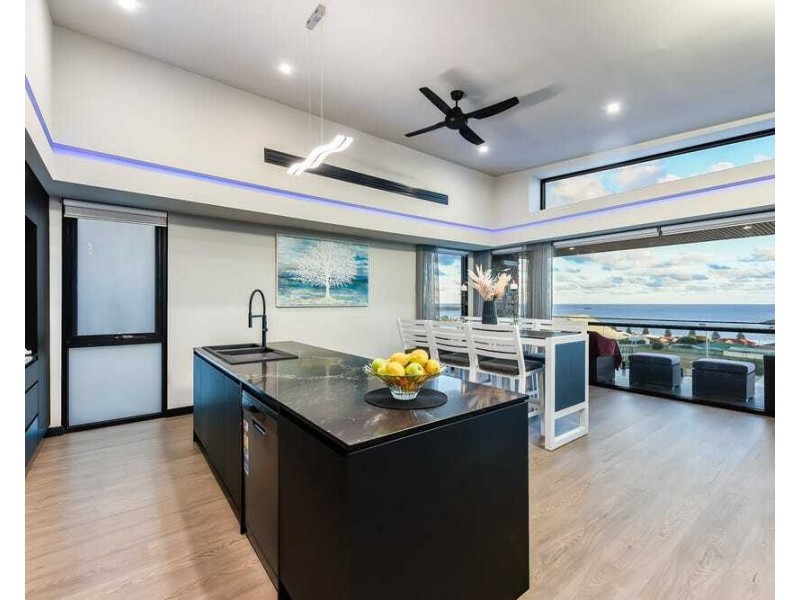 16 White Cl, Encounter Bay SA 5211