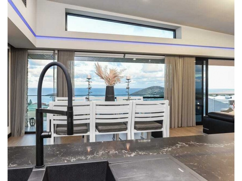 16 White Cl, Encounter Bay SA 5211