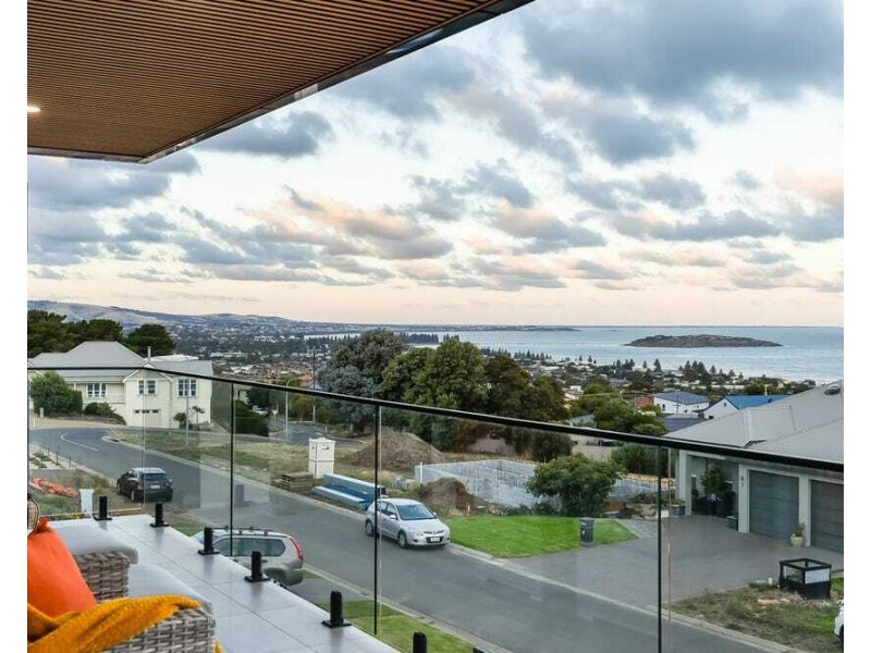 16 White Cl, Encounter Bay SA 5211