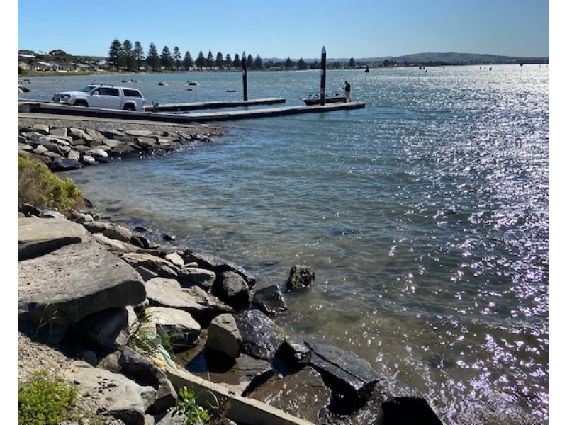 16 White Cl, Encounter Bay SA 5211