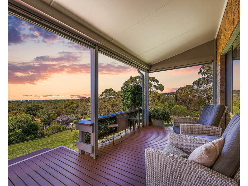 4 Finniss Rd, Victor Harbor SA 5211