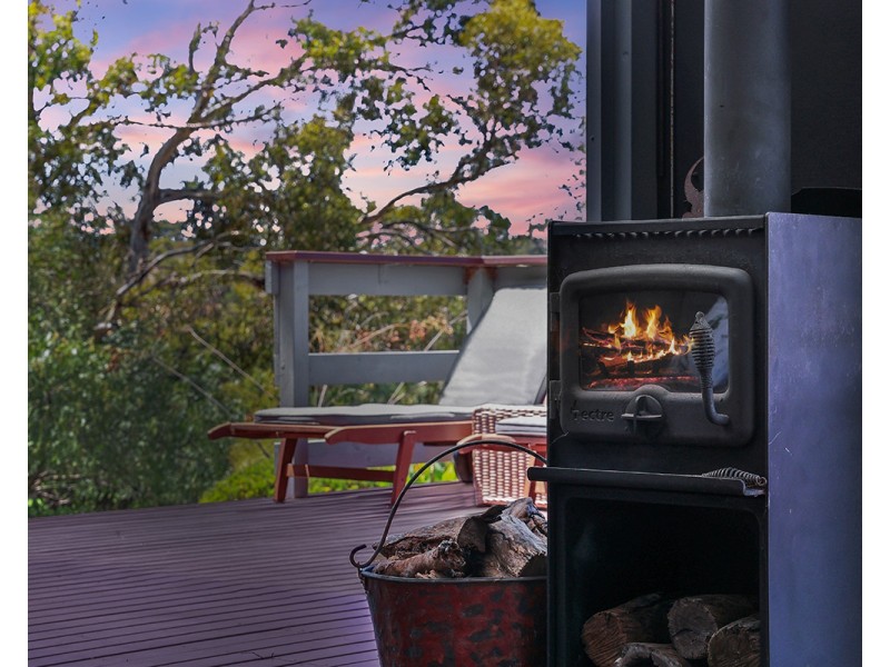 4 Finniss Rd, Victor Harbor SA 5211