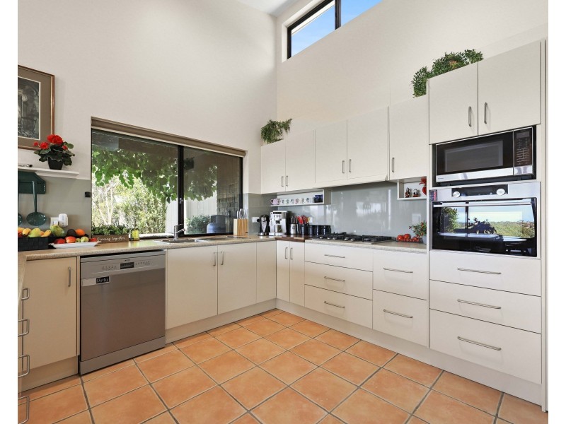 4 Finniss Rd, Victor Harbor SA 5211