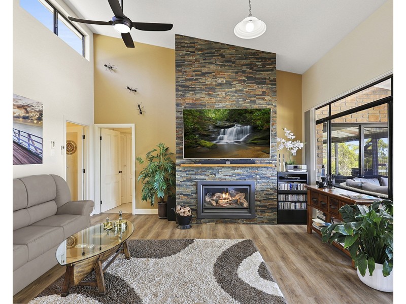 4 Finniss Rd, Victor Harbor SA 5211