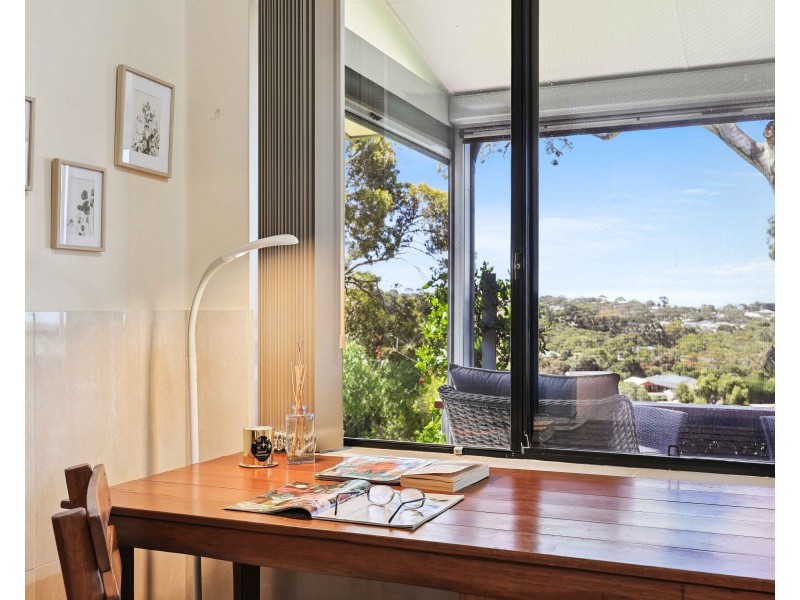 4 Finniss Rd, Victor Harbor SA 5211