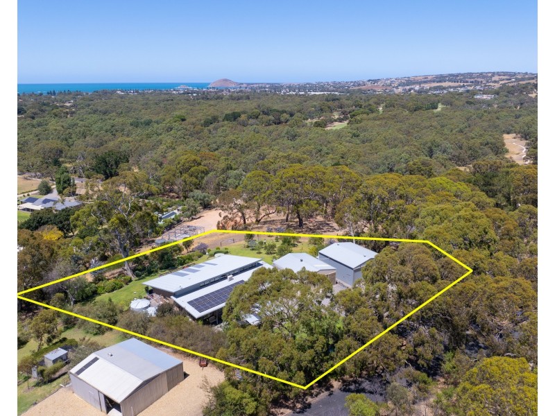 4 Finniss Rd, Victor Harbor SA 5211