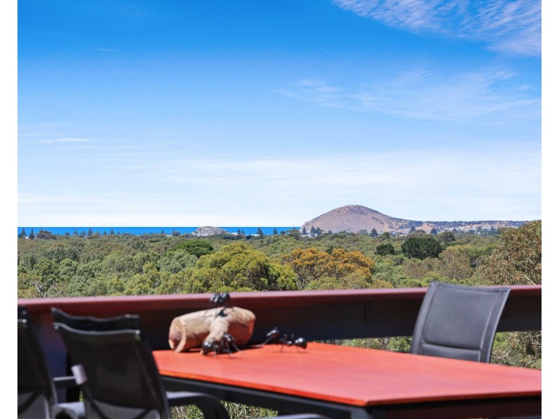 4 Finniss Rd, Victor Harbor SA 5211