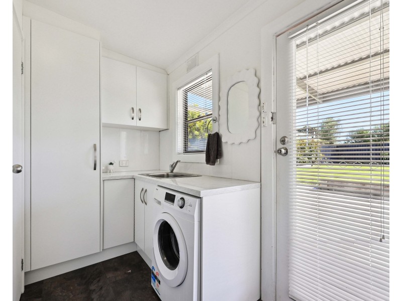 12 Cudmore Road, Mccracken SA 5211