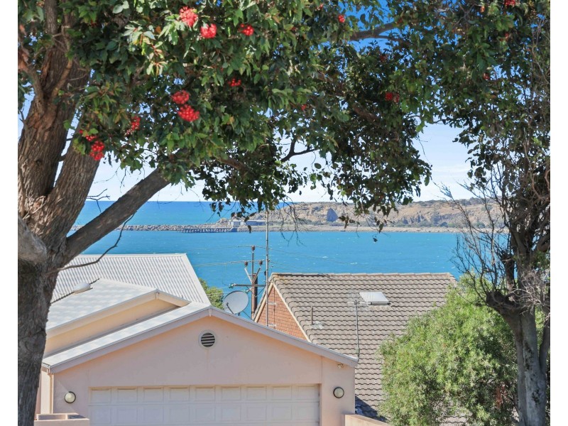 12 Cudmore Road, Mccracken SA 5211