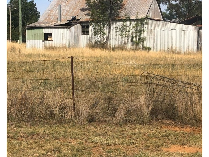 28 Railway Parade, Gravesend NSW 2401