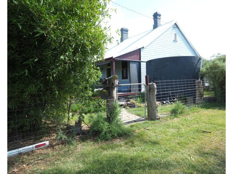 2 Railway Parade, Warialda Rail NSW 2402