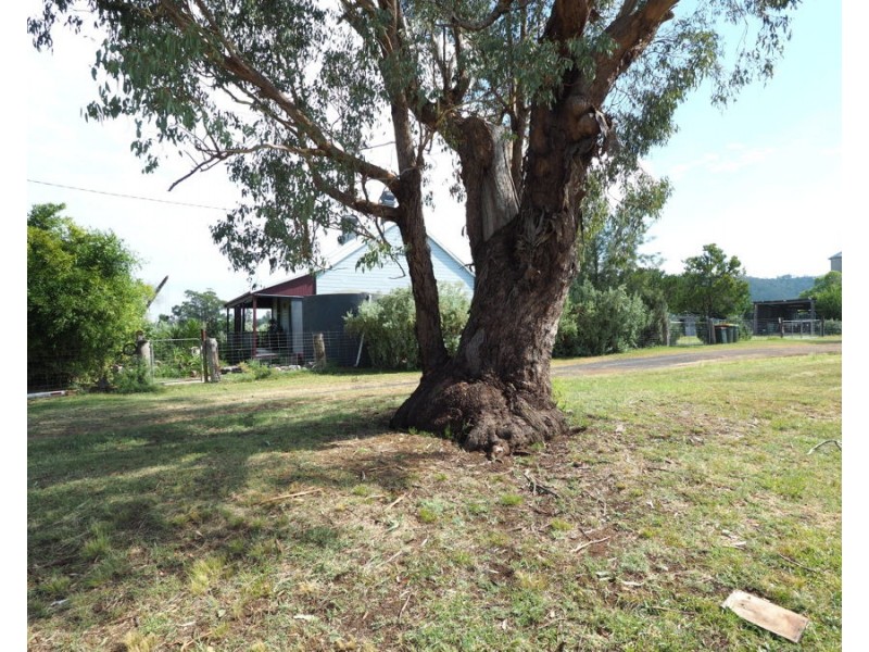 2 Railway Parade, Warialda Rail NSW 2402