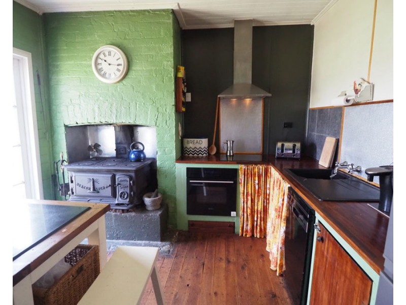 2 Railway Parade, Warialda Rail NSW 2402