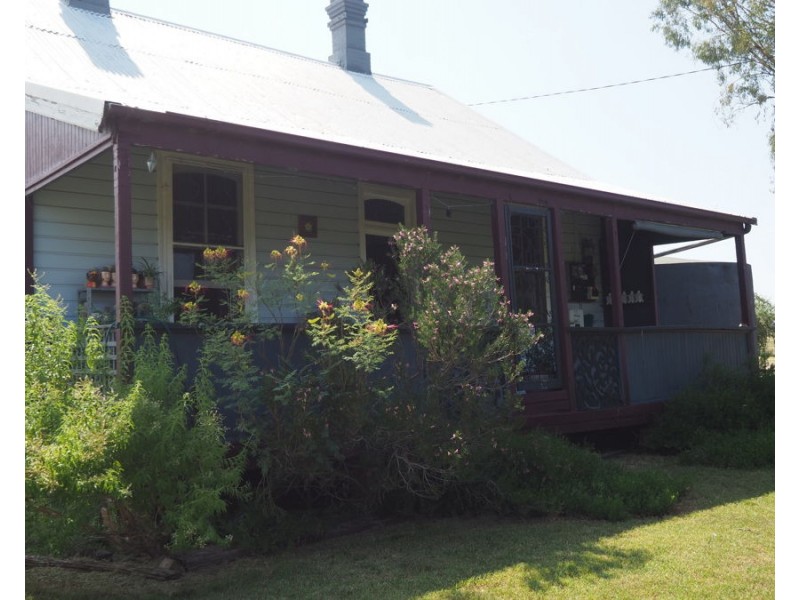 2 Railway Parade, Warialda Rail NSW 2402