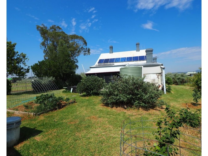 2 Railway Parade, Warialda Rail NSW 2402