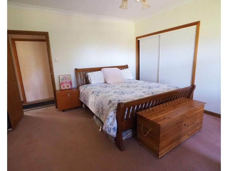 8 White Street, Bingara NSW 2404