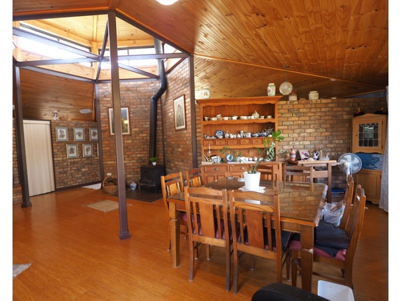 87 Queen Street, Warialda NSW 2402