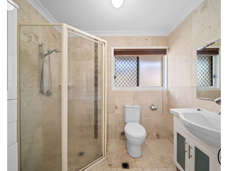 2 Spring Close, Calamvale QLD 4116