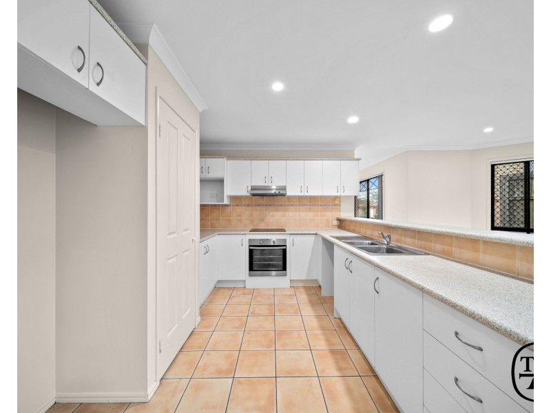 5 Killarney Place, Parkinson QLD 4115
