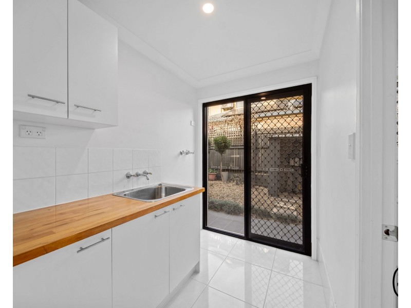 33 Cottonwood Crescent, Calamvale QLD 4116