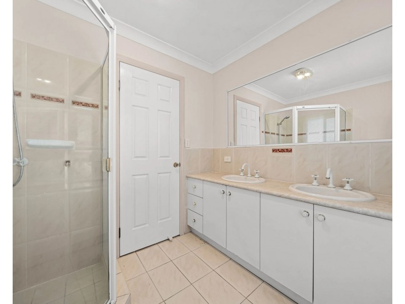 28 Azalea Crescent, Calamvale QLD 4116