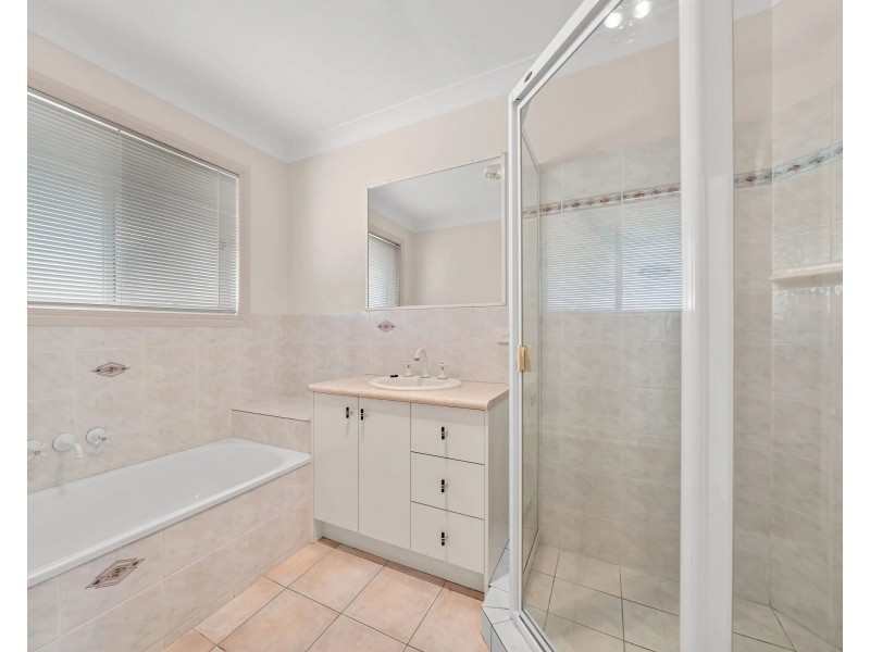 28 Azalea Crescent, Calamvale QLD 4116