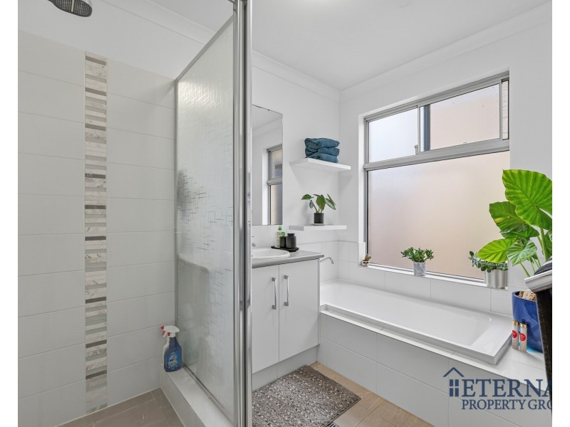 15 Castello Crescent, Byford WA 6122