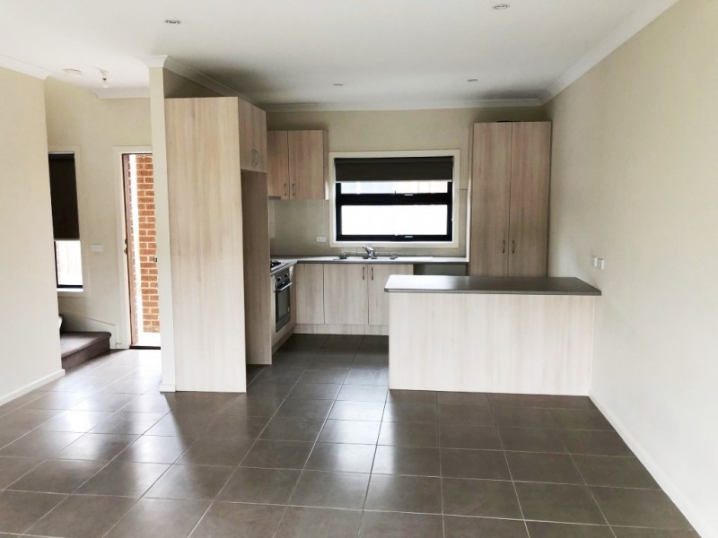 3/28 Burrows Avenue, Dandenong VIC 3175