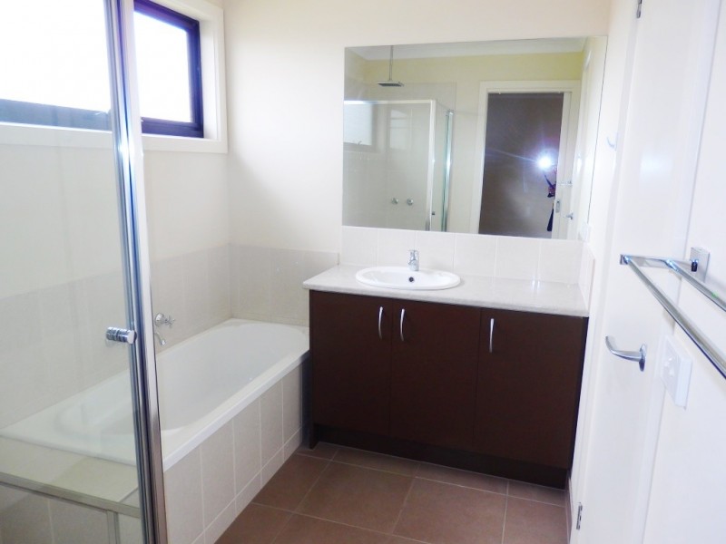 3/28 Burrows Avenue, Dandenong VIC 3175