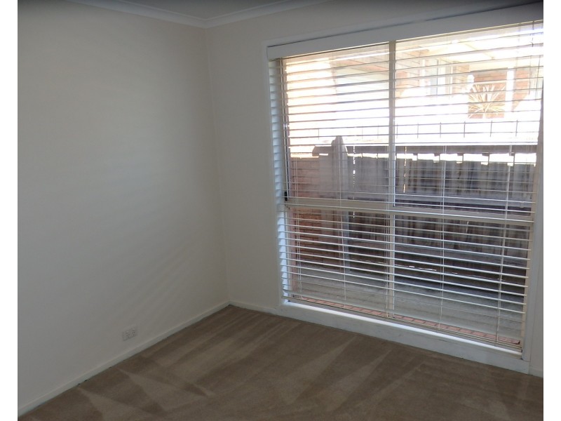 79 NETTLE DRIVE, Hallam VIC 3803