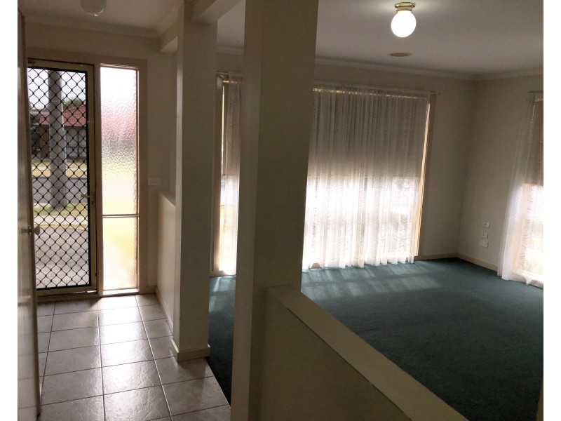 1/54 IVAN CRESCENT, Hampton Park VIC 3976