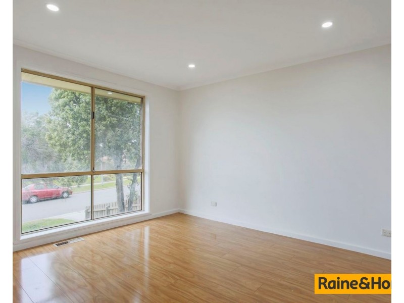 23 Weeden Crescent, Hallam VIC 3803