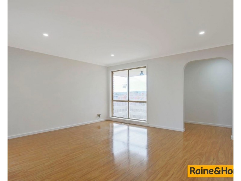 23 Weeden Crescent, Hallam VIC 3803