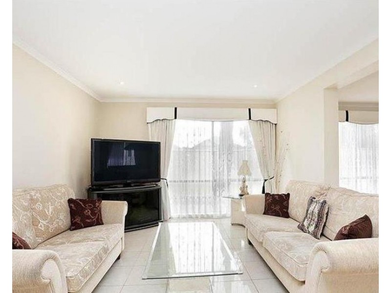 32 DURACK AVENUE, Lynbrook VIC 3975